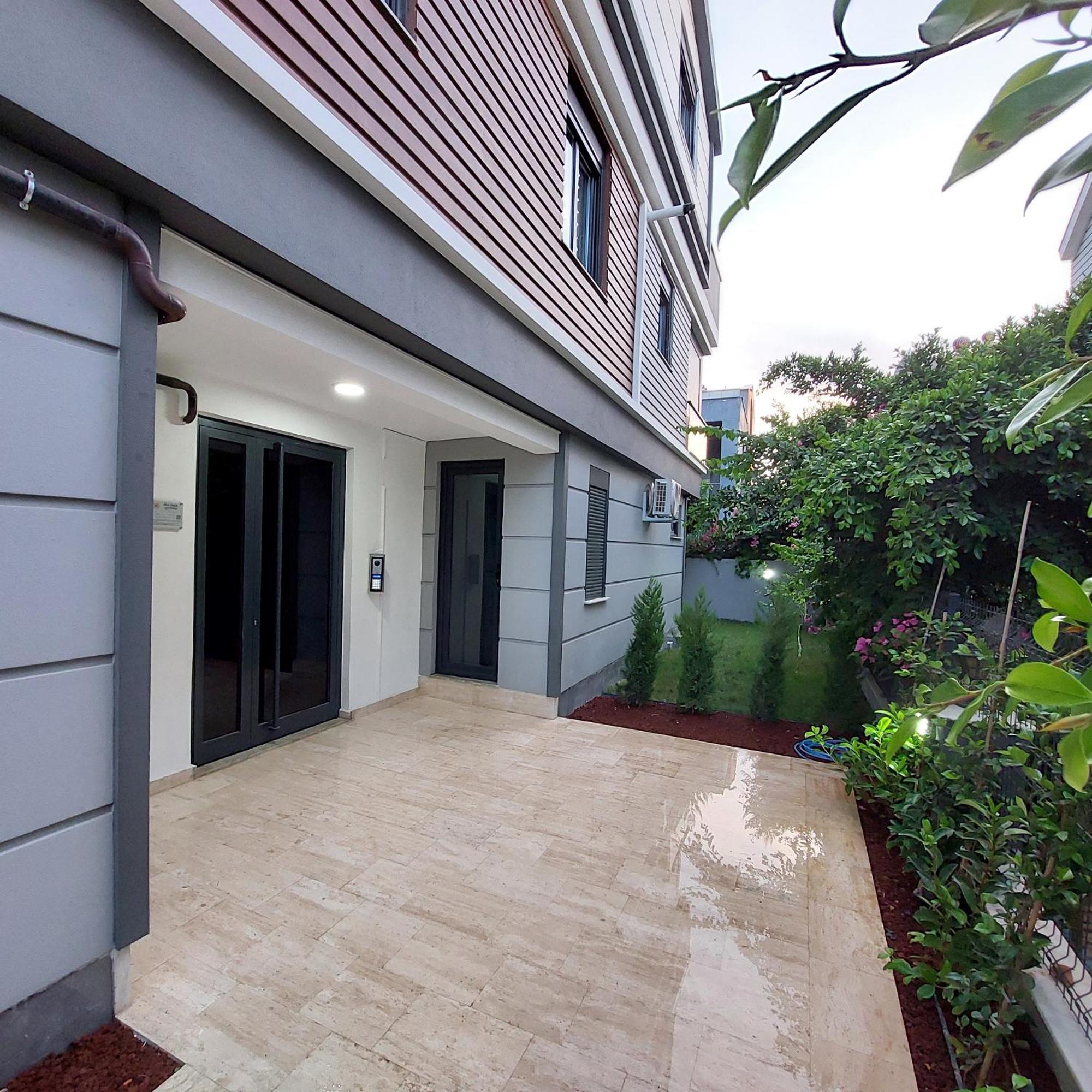Daire New Flat With Big Living Spaces 4 Near By Lara *